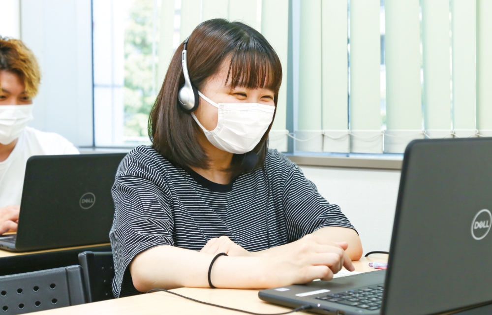 オンラインでコミュニケーションをとる様子