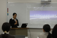 ニュージーランドインターンシッププログラムの文化研究発表会にて（国際エアラインの学生）