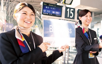 働く現場の“リアル”が分かる企業連携プログラムも充実!