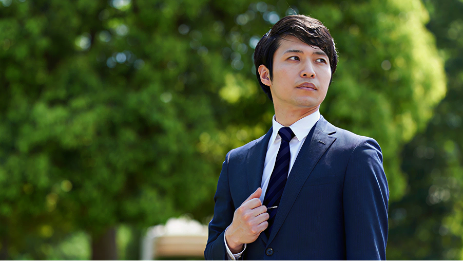 仕事レベルの韓国語を習得したビジネスパーソンのイメージ。