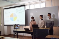 日本人学生との合同授業 多文化共生理解・最後のマーケティング発表会