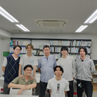 卒業生が遊びに来てくれました