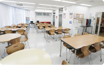 自由に使える学生ラウンジ